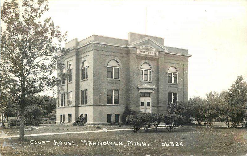 Court House Mahnomen Minnesota 1940s RPPC Photo Postcard 12186