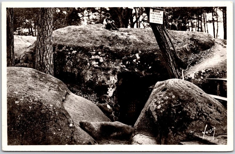 FONTAINEBLEAU (Seine-et-Marne) Laforet-Apremont-Caverne des Brigands Postcard