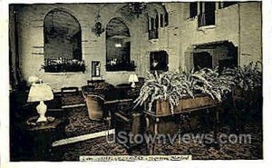 Lobby, Hotel Alexander in Hagerstown, Maryland