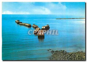 Modern Postcard Arromanches Calvados Pontoons Port of Liberation