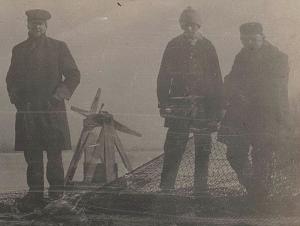 1904-18 RPPC Fishing Fisherman Men Occupational Dock Big Net Real Photo Postcard