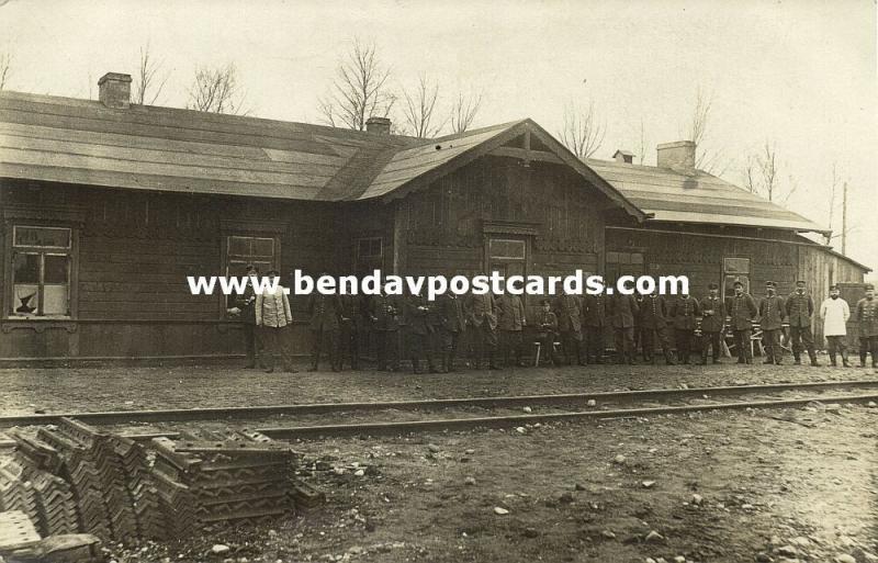 lithuania russia, TSCHORNY-BROD (?), Soldiers at the Railway Station (1916) RPPC