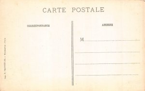 A827 France Amiens Market upon water Boats vintage postcard