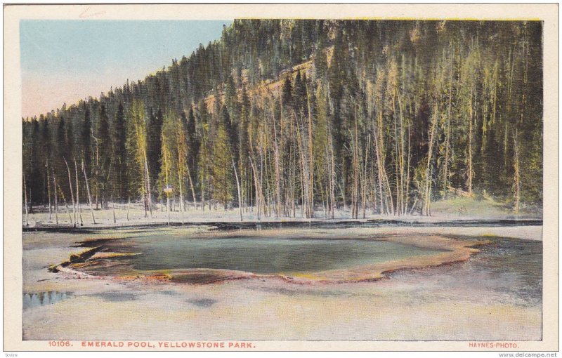 Scenic view,Emerald Pool,Yellowstone Park,Wyoming,00-10s