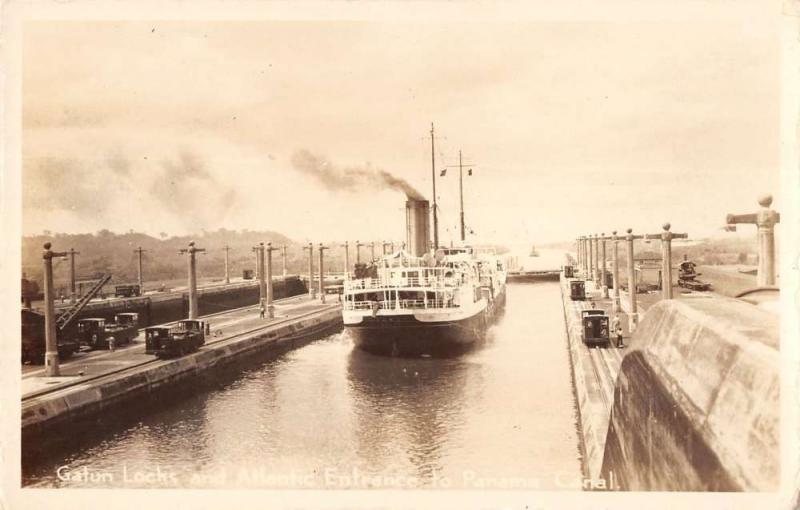 Panama Canal ship in Gatun Locks Atlantic entrance real photo pc Y15555