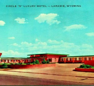 Circle S Luxury Motel AAA Hwy 30 Laramie Wyoming WY UNP Chrome Postcard T12