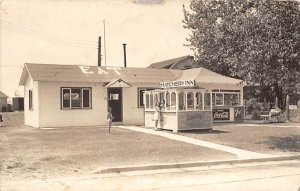 Popcorn & Peanuts, Hatchery Inn, Coca Cola, 7Up, Paris Michigan, USA Real Pho...