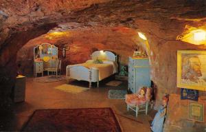 Moab Utah Hole N The Rock Home Master Bedroom Vintage Postcard K102581