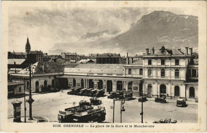 CPA GRENOBLE La place de la Gare et le Moucherotte (685743)