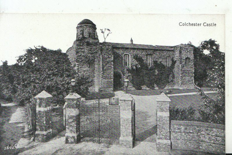 Essex Postcard - Colchester Castle - Ref 16385A