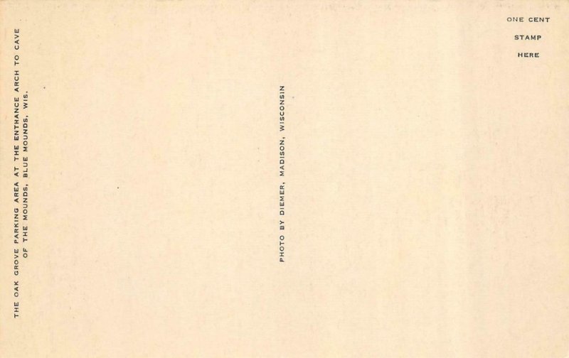 BLUE MOUNDS, Wisconsin WI   CAVE OF THE MOUNDS ENTRANCE~40's Cars  B&W Postcard