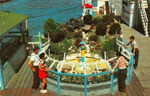 ATLANTIC CITY, NJ New Jersey  FISHERMEN WISHING WELL  Roadside  1962 Postcard