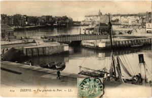 CPA DIEPPE-Vue générale du Port (347388)