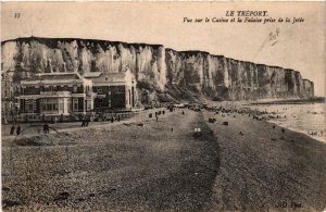 CPA Le TRÉPORT Vue sur le Casino et la Falaise prise de la Jetée (416327)