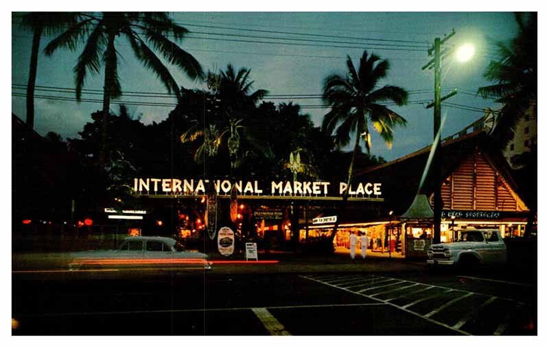 Postcard SHOP SCENE Honolulu - Waikiki Hawaii HI AQ1529