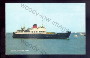 f2279 - Red Funnel Ferry - Carisbrooke Castle approaching Cowes - postcard