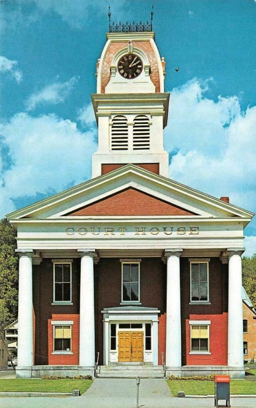 2~Postcards MONTPELIER, Vermont VT   FEDERAL BUILDING~POST OFFICE & COURT HOUSE