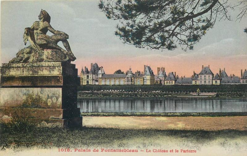 Palais de Fontainebleau le chateau et le Parterre