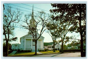 c1935 Pilgrim Congregational Church in Harwichport, Massachusetts MA Postcard 