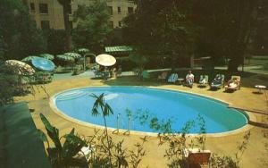 CA - Pasadena. Hotel Green Swimming Pool