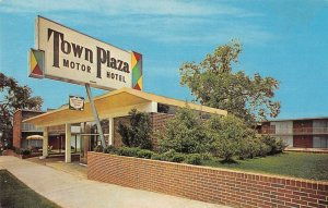 Montgomery Alabama Town Plaza Motor Hotel Vintage Postcard AA36766