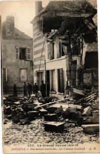 CPA SOISSONS Une maison bombardee (191342)