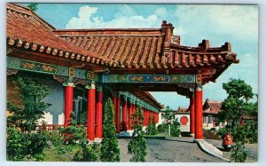 Front Entrance of Jade Pheonix wing of the Grand Hotel TAIPEI TAIWAN Postcard