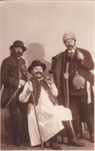 RPPC MARKOCZY MIKLOS HUNGARY Túrkeve TURKEVE ETHNIC GYPSY FIDDLER FOLK COSTUMES