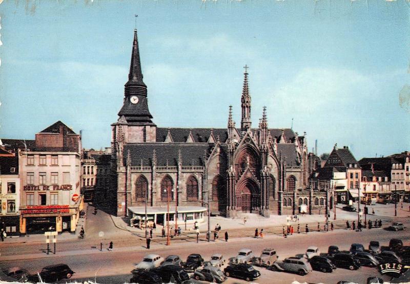 BT5965 Roubaix Gran place et Eglise saint martin car voiture       France