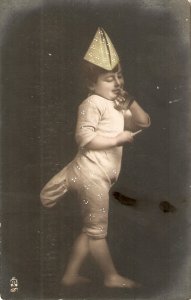 A Circus Boy Curious Tuck France. Un mot a la Poste Ser.ies postcard