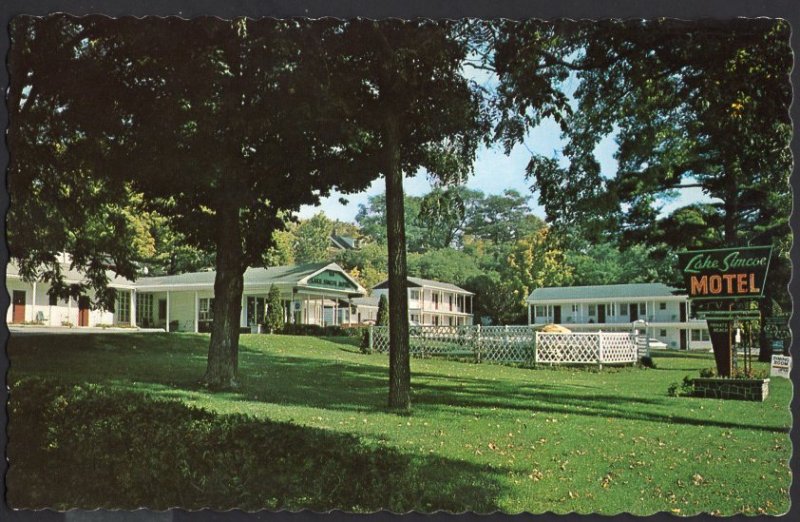 Ontario ~ Lake Simcoe Motel at BARRIE on Hwy 11 (114 Blake Street) 1950s-1970s