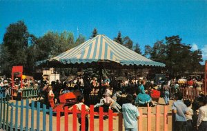 Taos New Mexico Tio Vivo Merry-Go-Round, Chrome, Vintage Postcard U17866