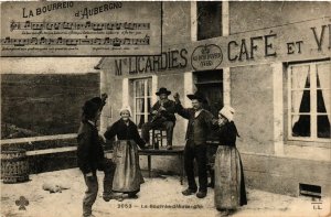 CPA Folklore - Auvergne - La Bourrée d'Auvergne (772872)