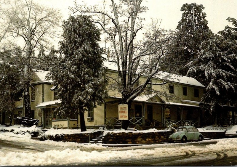 Julian Hotel In Winter