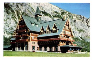 Postcard HOTEL SCENE Waterton Lakes National Park Alberta AB AT5864