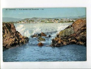 3054359 FRANCE Cannes Vue entre les Rochers Vintage