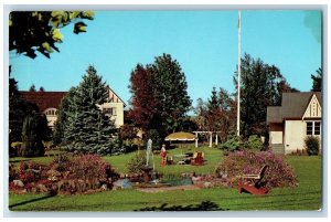 Victoria BC Canada Postcard Morrow Crest Court Motel Water Fountain c1930's