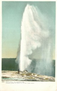 Vintage Postcard 1920's Old Faithful Throws Stream Yellowstone National Park WY