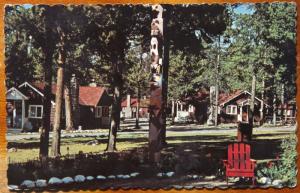 Tekarra Lodge Jasper Alberta AB Totem Pole Cabins c1976 Vintage Postcard E14