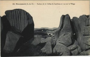 CPA PLOUMANACH Rochers de la Colline de Landreux - Vue sur le Village (1147017)