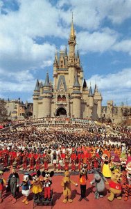 WALT DISNEY WORLD Cinderella Castle Mickey Mouse ca 1970s Vintage Postcard