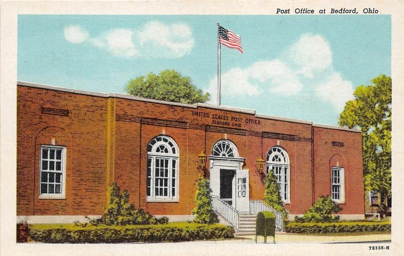 Bedford Ohio~Post Office~Green Mailbox on Sidewalk~Flag on Roof~1940s Linen