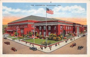 The Auditorium Heart Of The Business  - Milwaukee, Wisconsin WI