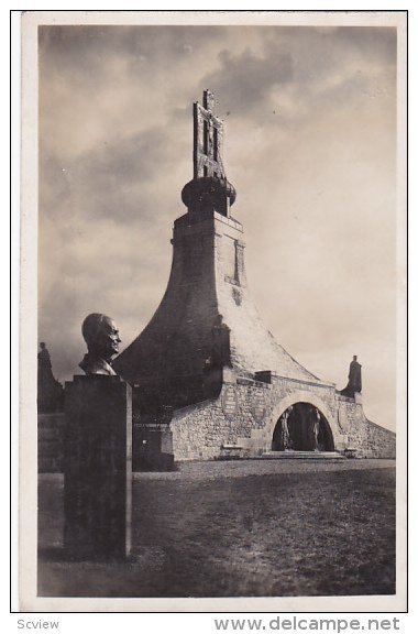 RP; Monument de paix pres de Prace, le buste du fondateur prof. P. Alois Slov...