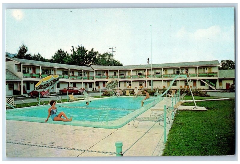 Gorham New Hampshire NH Postcard Mount Madison Motel Pool c1960 Vintage Antique