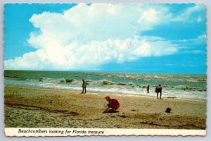 Beachcombers Looking For Florida Treasure, 1982 Chrome Postcard 