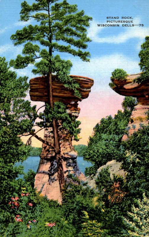 WI - The Dells. Stand Rock