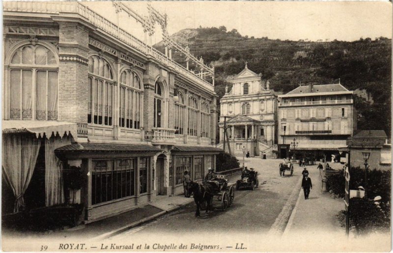 CPA Royat Le Kursaal et la Chapelle des Baigneurs FRANCE (1289599)