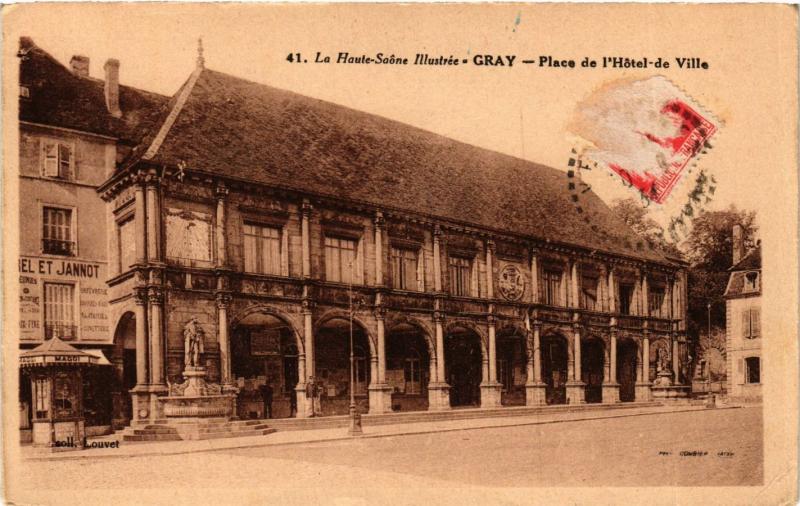 CPA GRAY - Place de l'Hotel de Ville (380132)