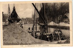 CPA Le déchargement du sable a QUIMPER (206470)